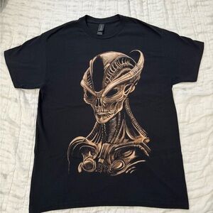 Gildan Black Tee with Alien Design